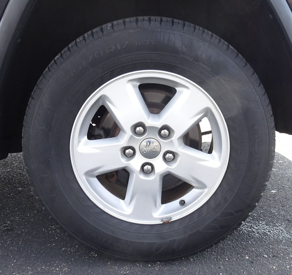 2011 Jeep Grand Cherokee Image 14