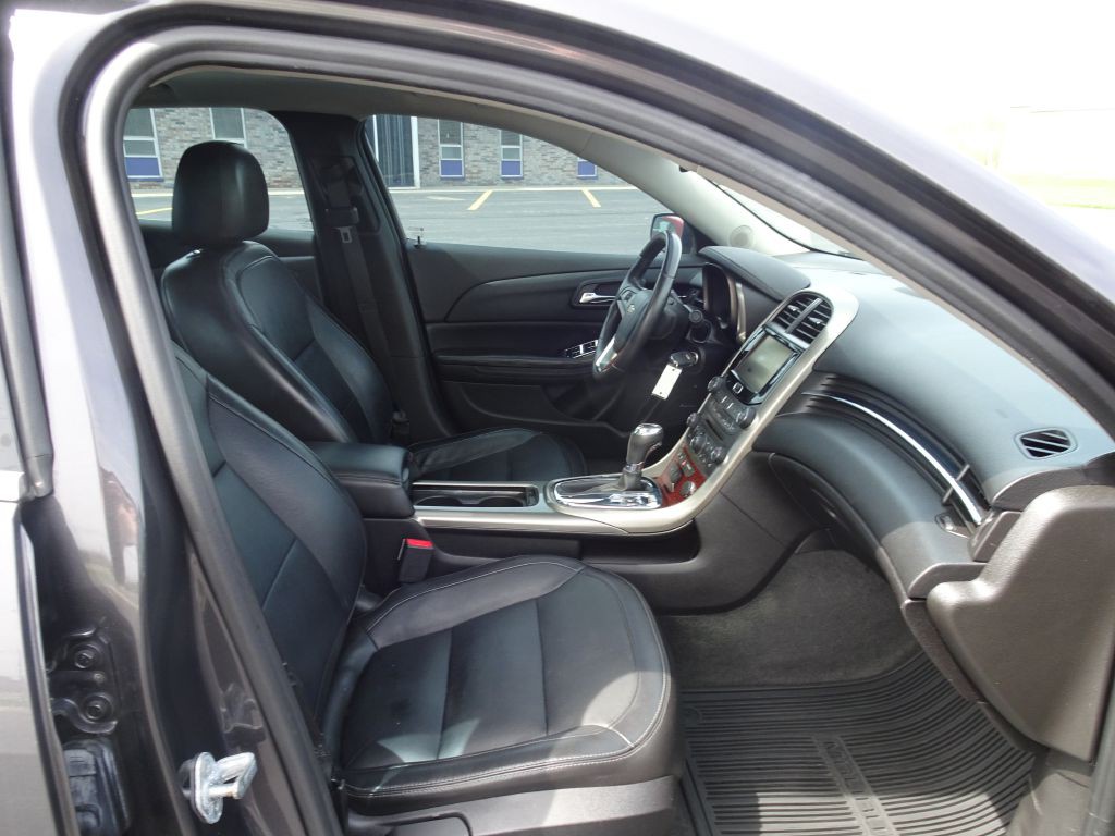 2013 Chevrolet Malibu Image 14