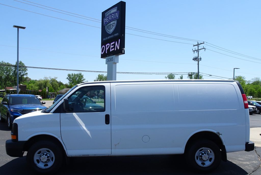 2014 Chevrolet Express Image 1