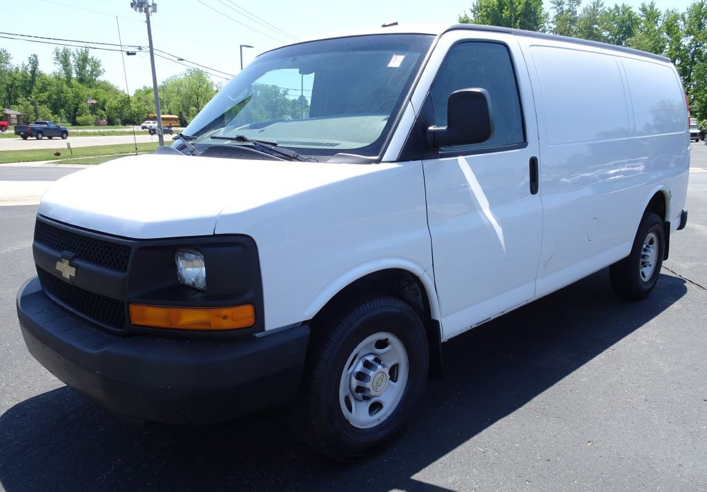 2014 Chevrolet Express Image 2