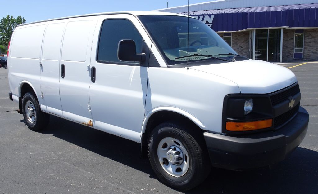 2014 Chevrolet Express Image 4