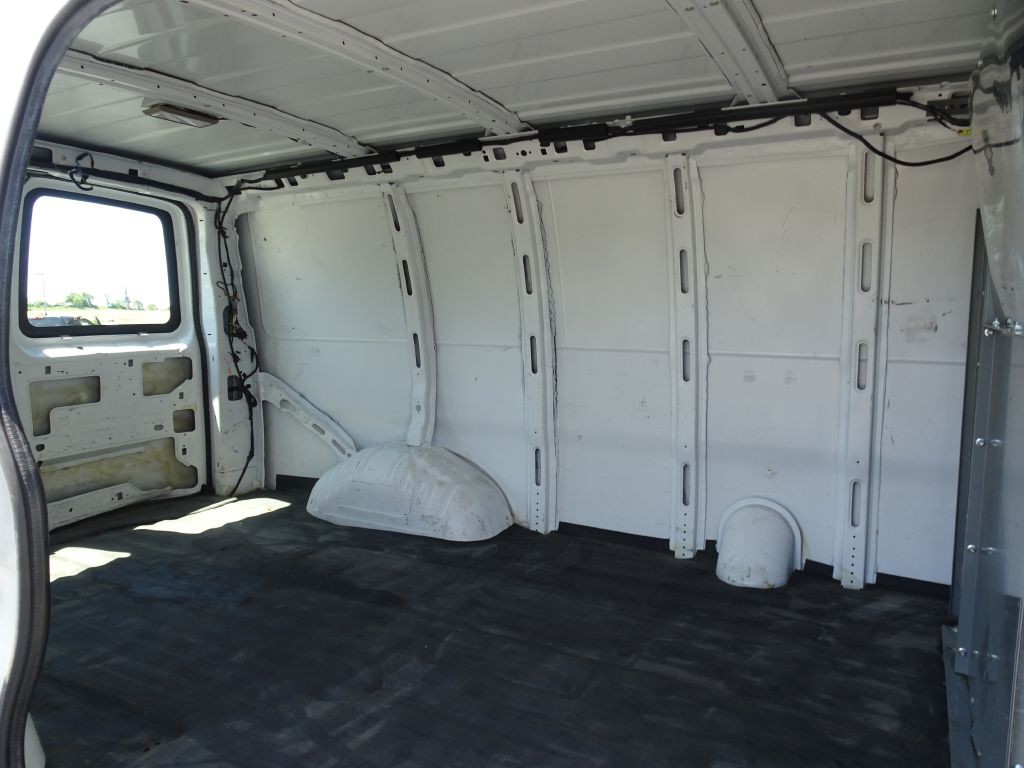 2014 Chevrolet Express Image 7