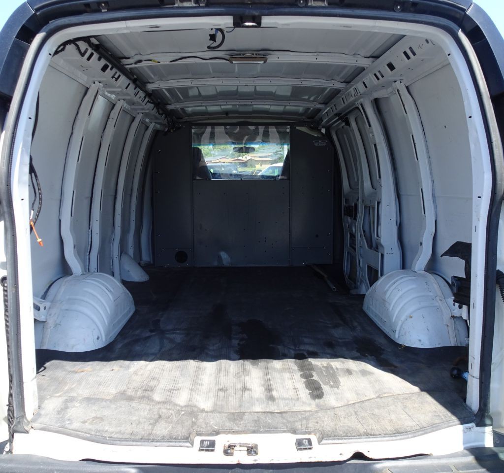2014 Chevrolet Express Image 9