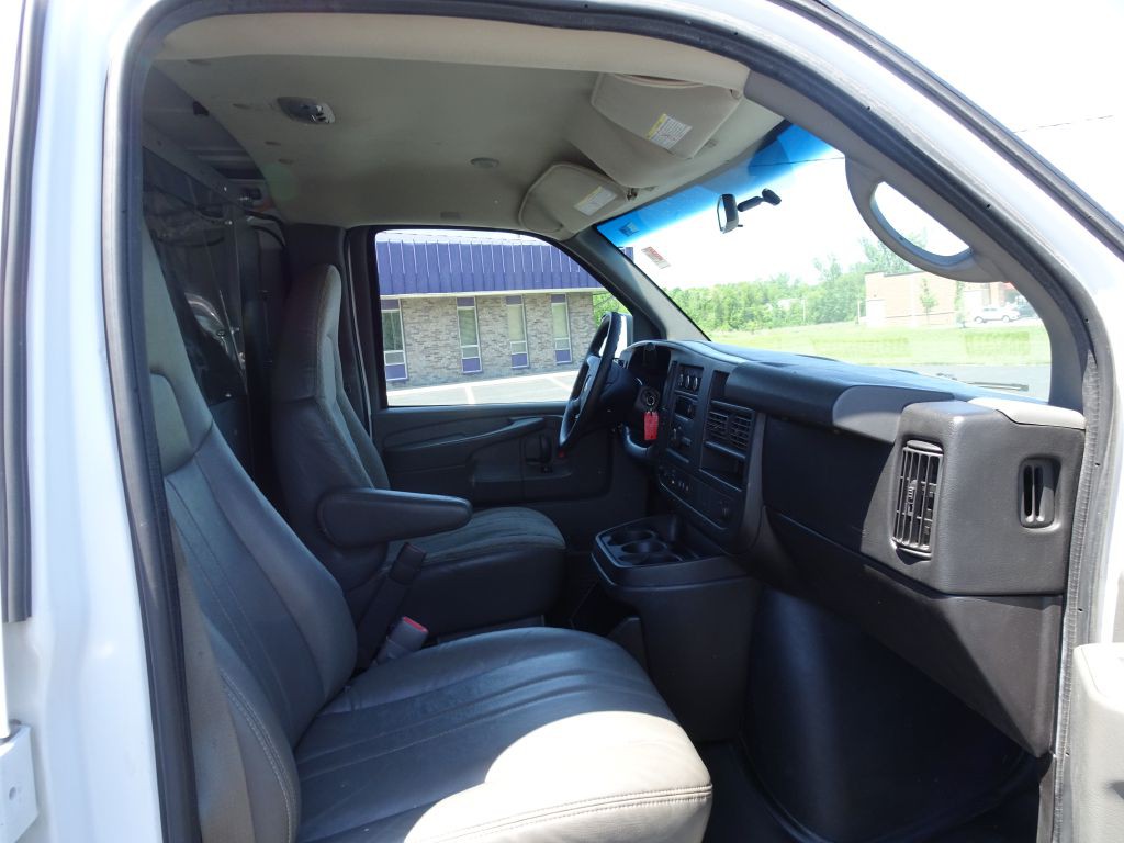 2014 Chevrolet Express Image 13