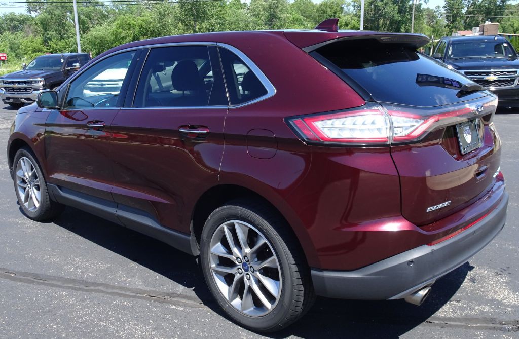 2017 Ford Edge Image 9