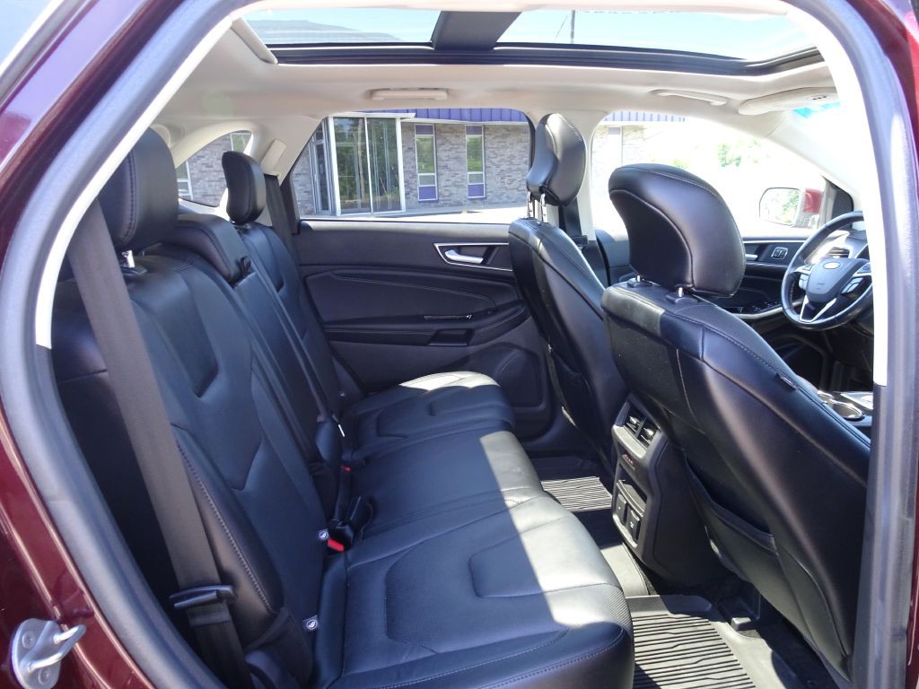 2017 Ford Edge Image 15
