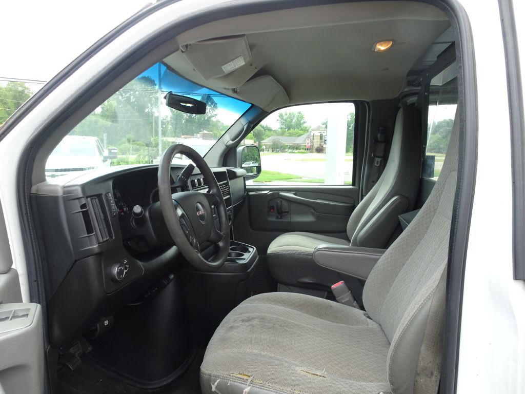 2012 GMC Savana Image 12