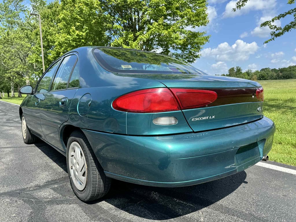 1998 Ford Escort Image 5