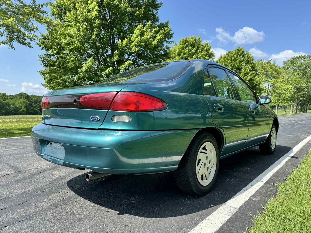 1998 Ford Escort Image 6
