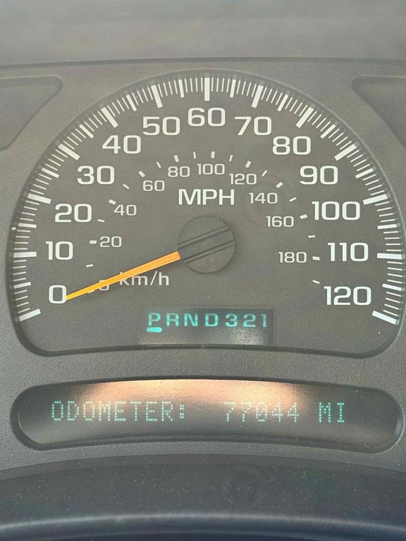 2004 Chevrolet Tahoe Image 21