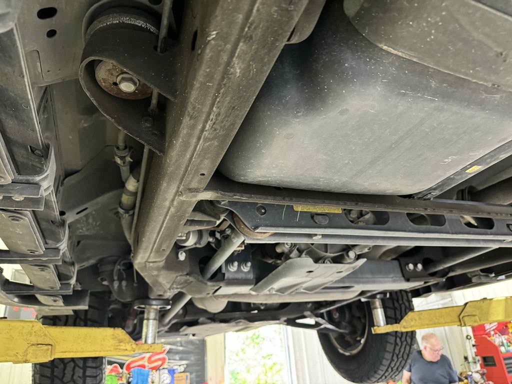 2004 Chevrolet Tahoe Image 25