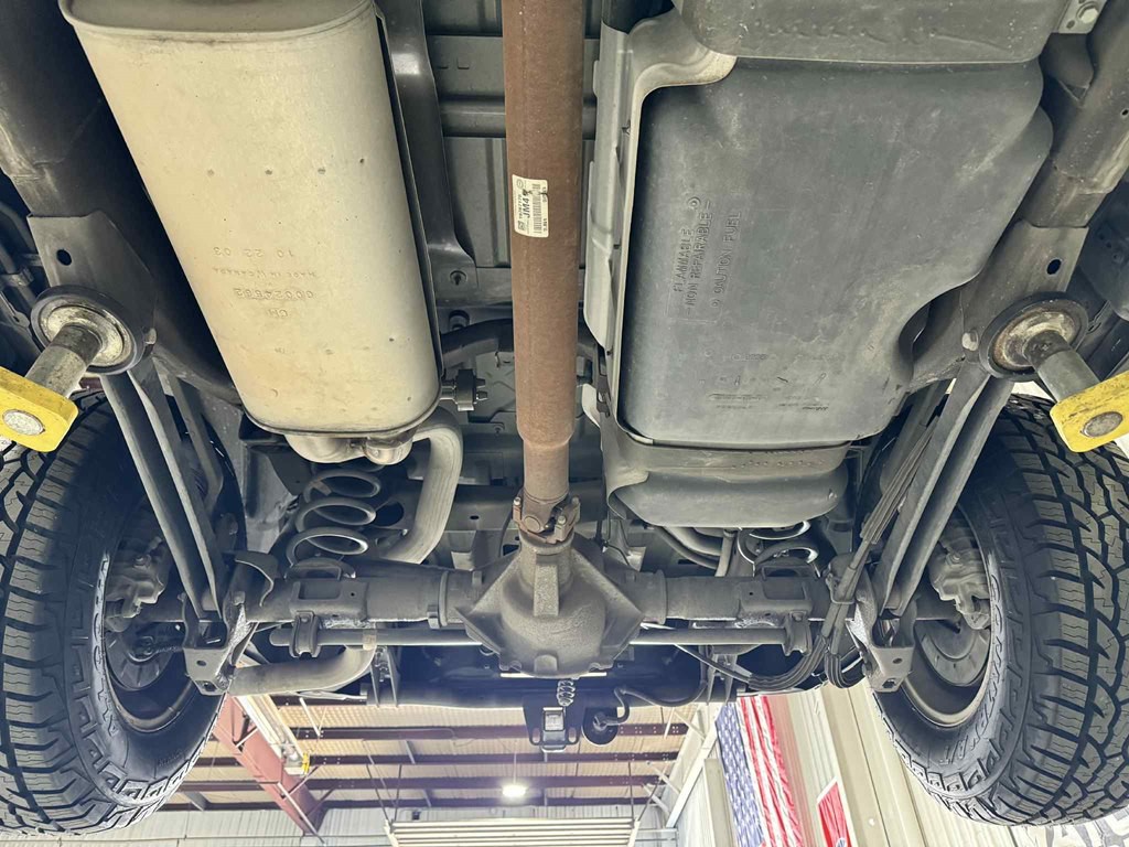 2004 Chevrolet Tahoe Image 27