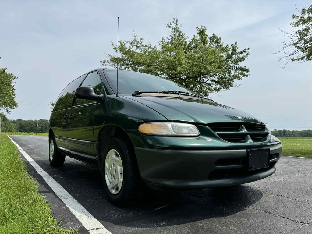 1998 Dodge Ram Van Image 2