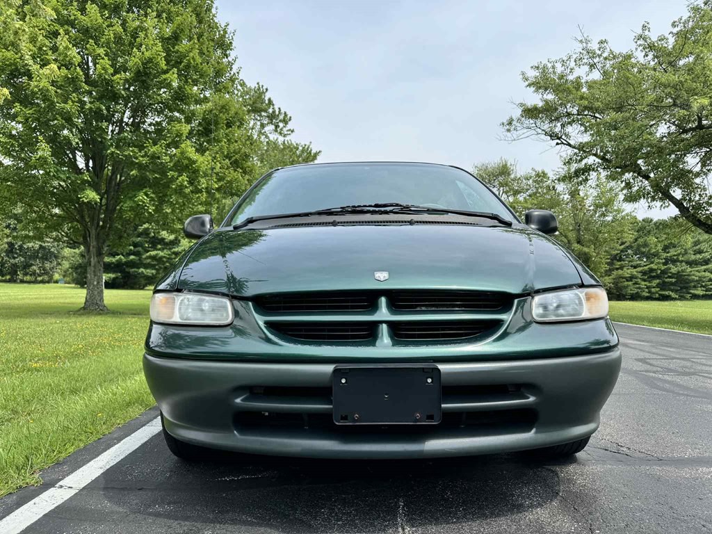 1998 Dodge Ram Van Image 3
