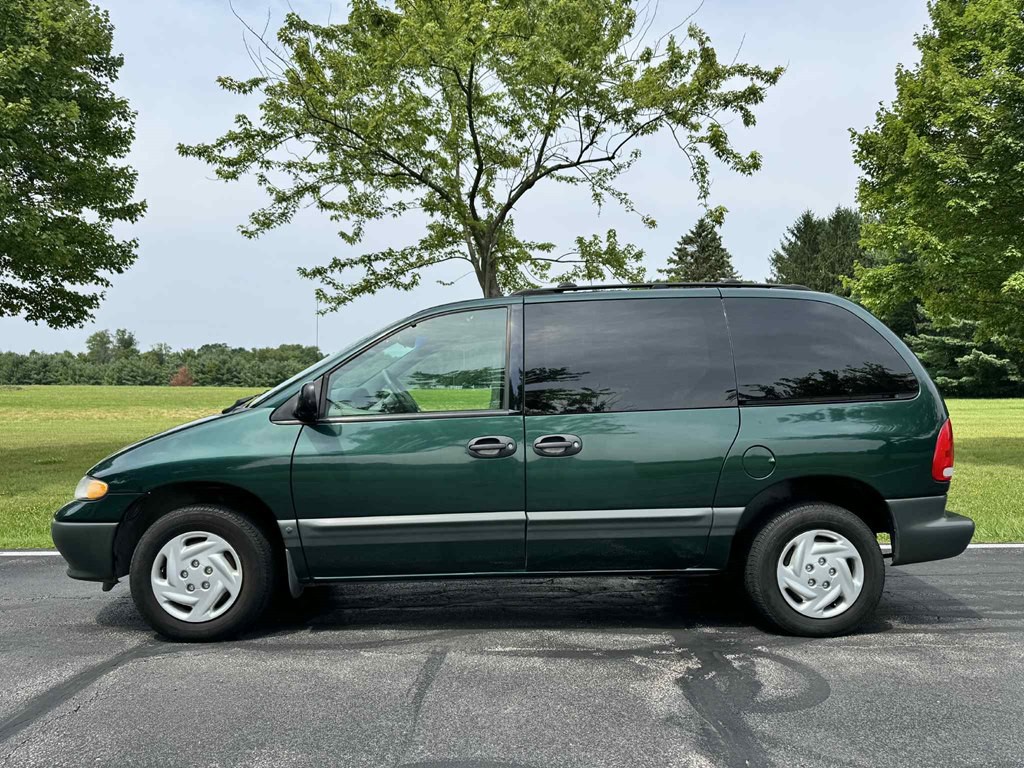 1998 Dodge Ram Van Image 5