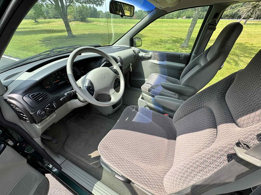 1998 Dodge Ram Van Image 18