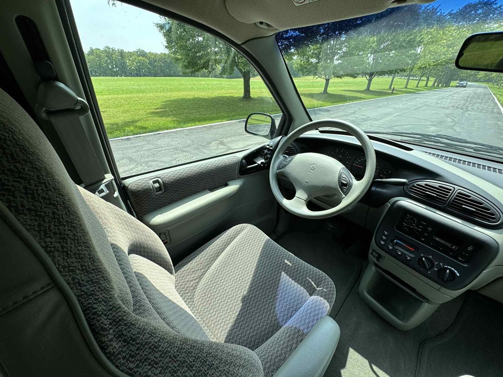 1998 Dodge Ram Van Image 19