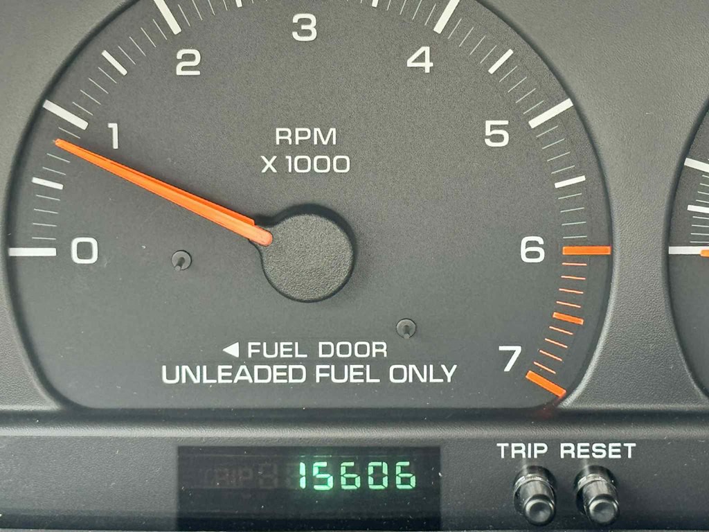 1998 Dodge Ram Van Image 24