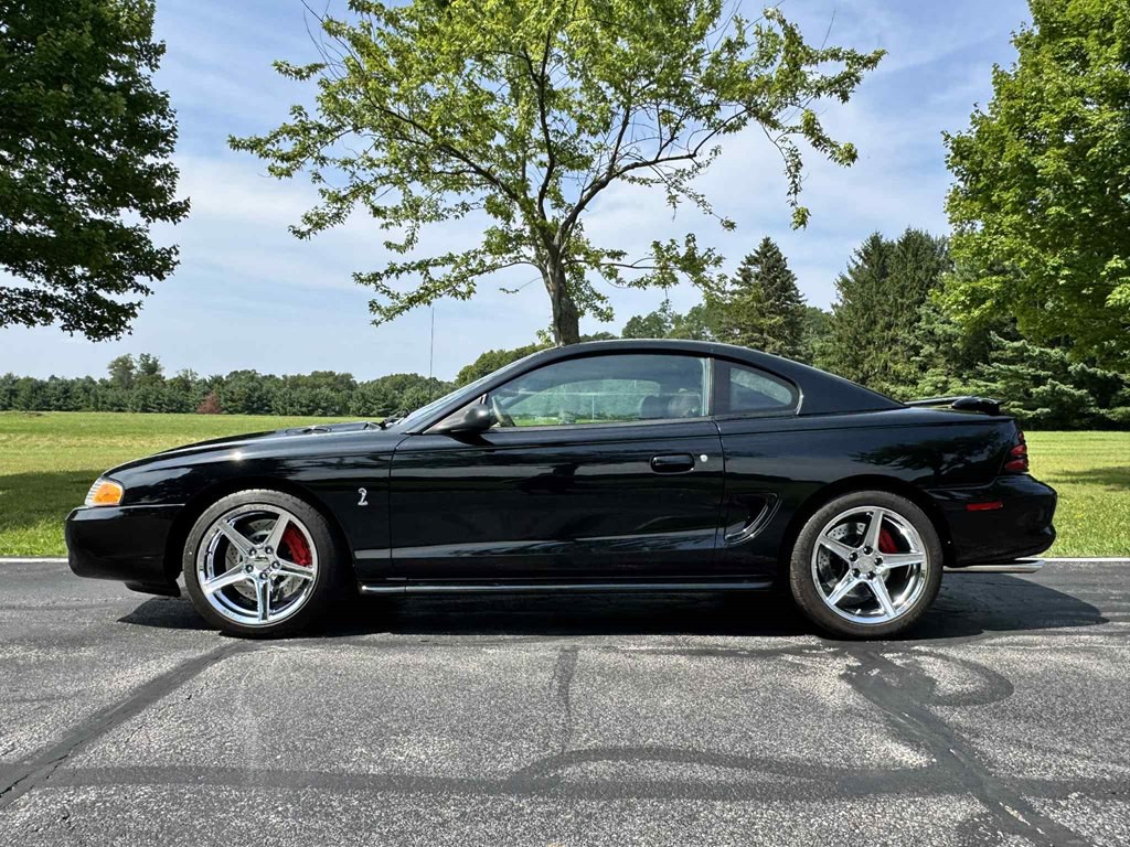 1994 Ford Mustang Image 5