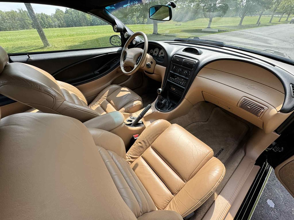1994 Ford Mustang Image 9