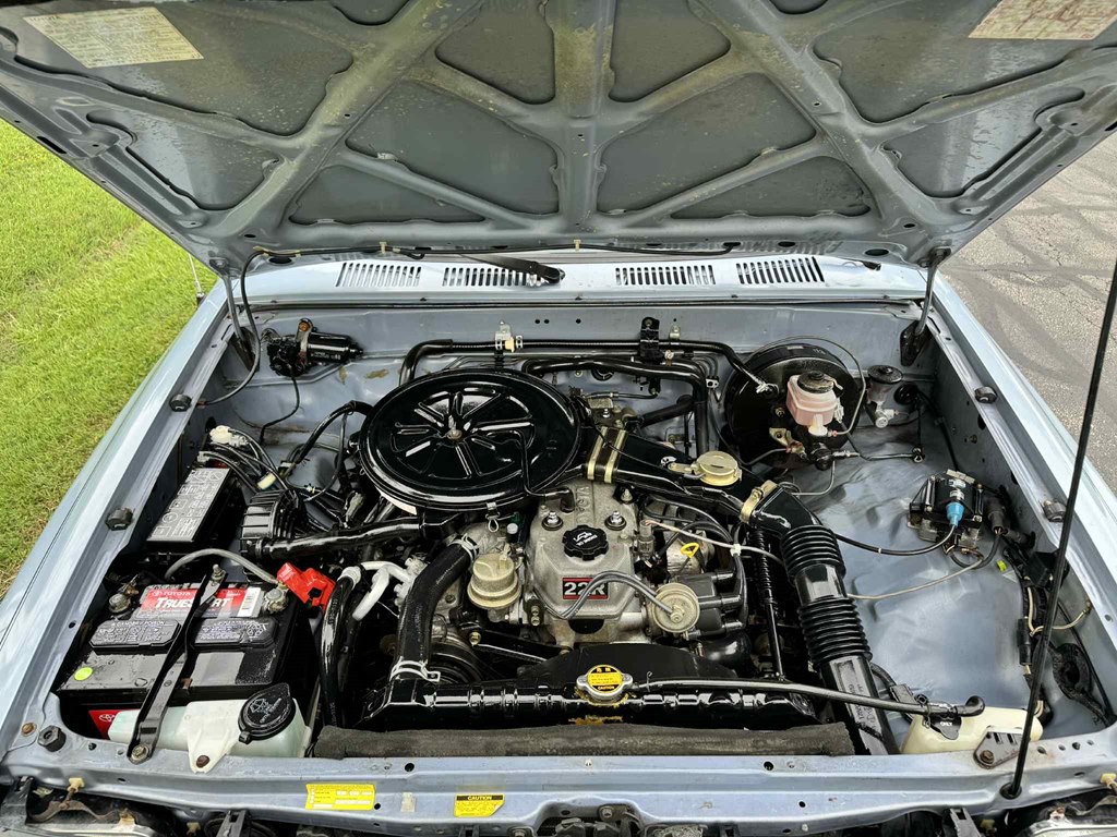 1990 Toyota Pickup Image 10