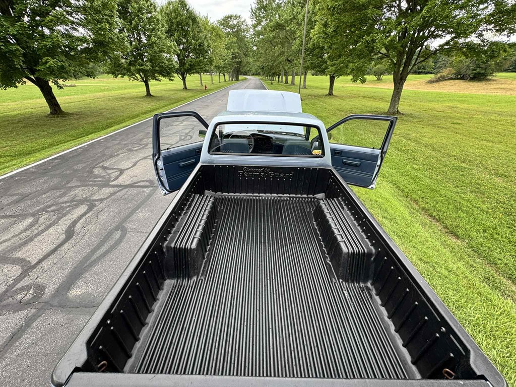 1990 Toyota Pickup Image 19