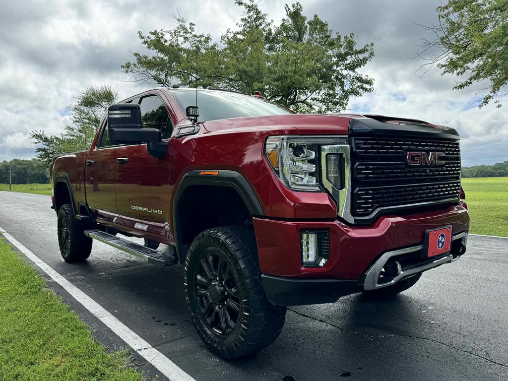2022 GMC Sierra Image 2