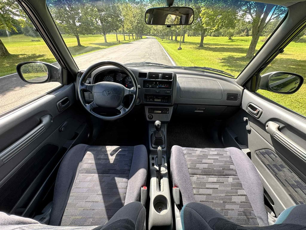 1997 Toyota Rav4 Image 12