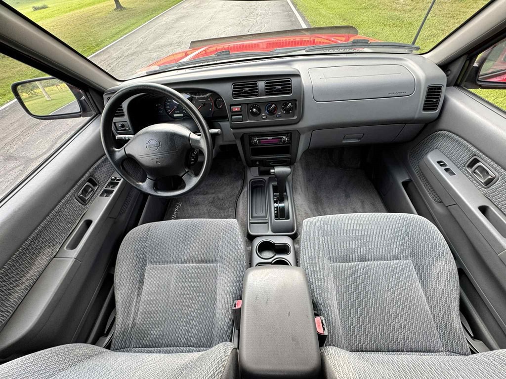 2000 Nissan Frontier Image 17