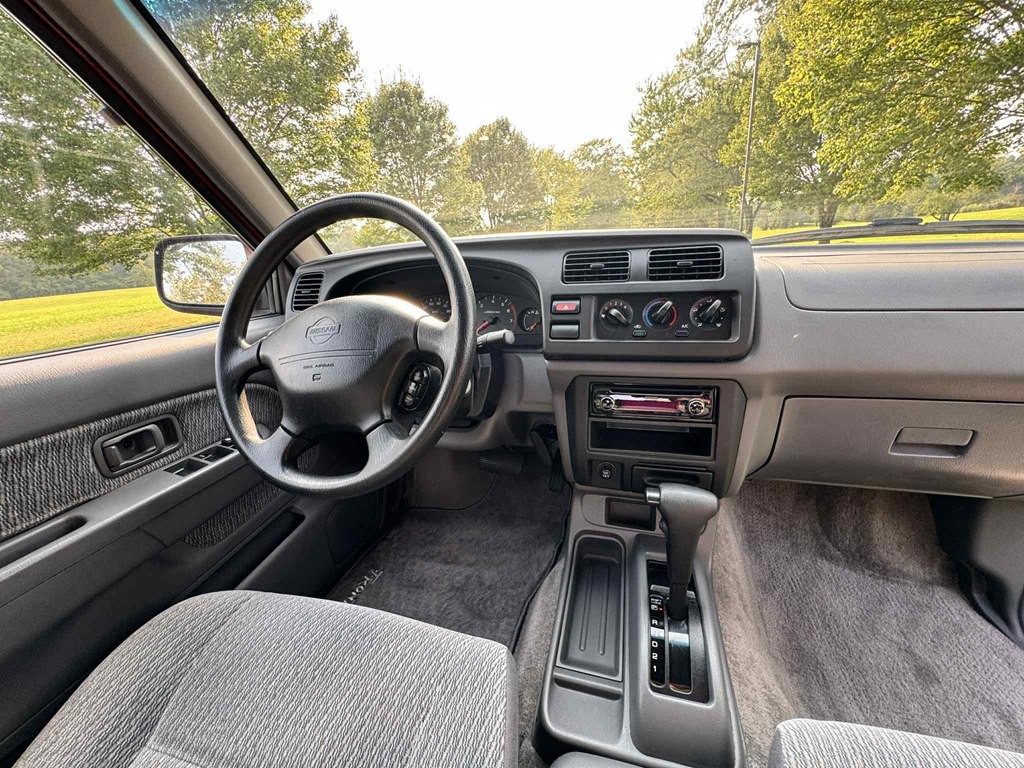 2000 Nissan Frontier Image 25