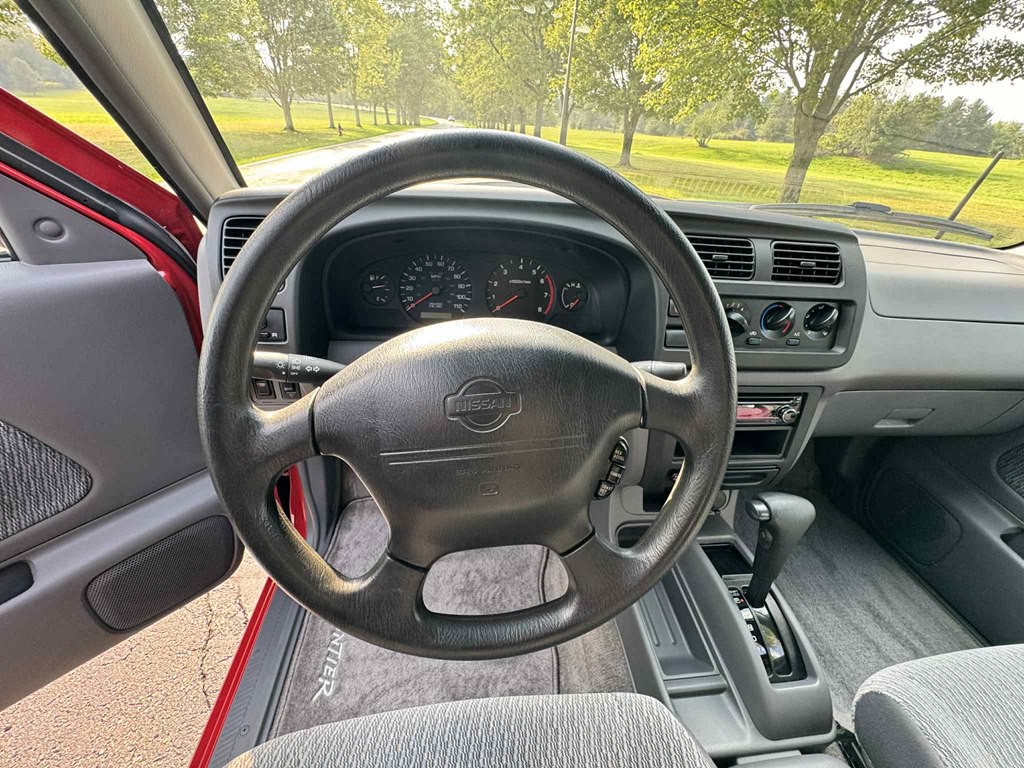 2000 Nissan Frontier Image 28