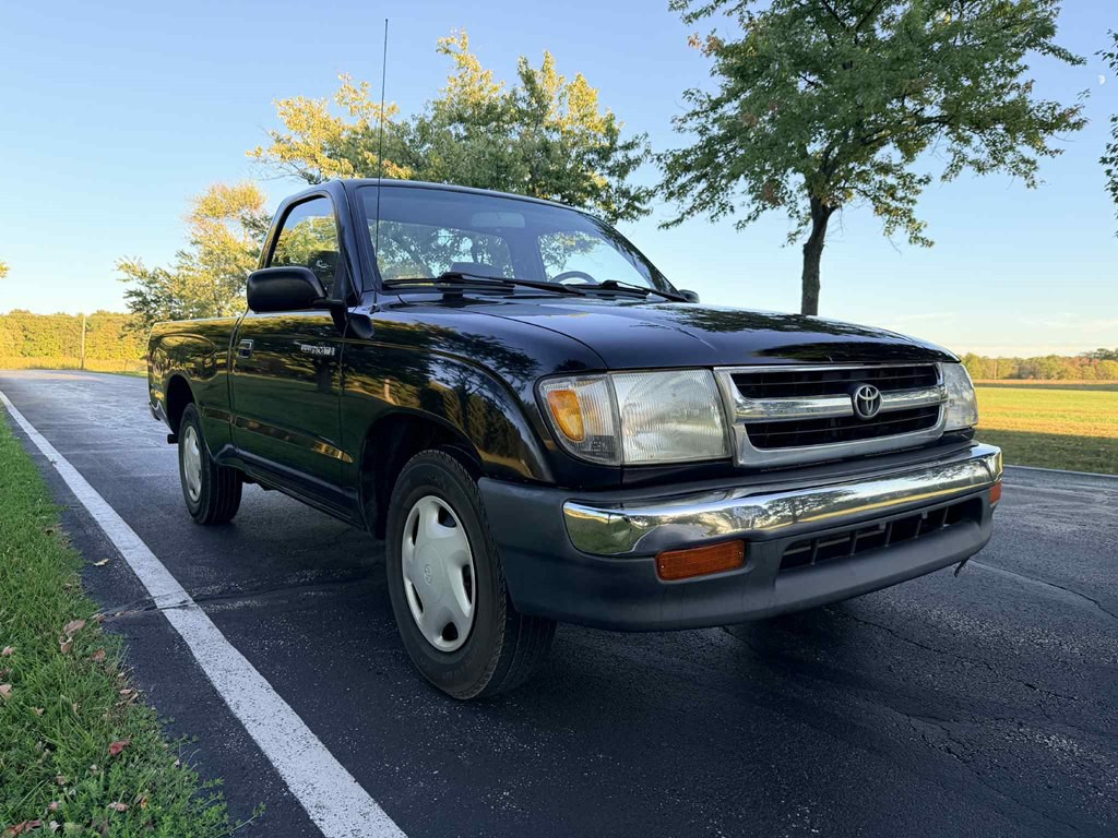 1999 Toyota Tacoma Image 2