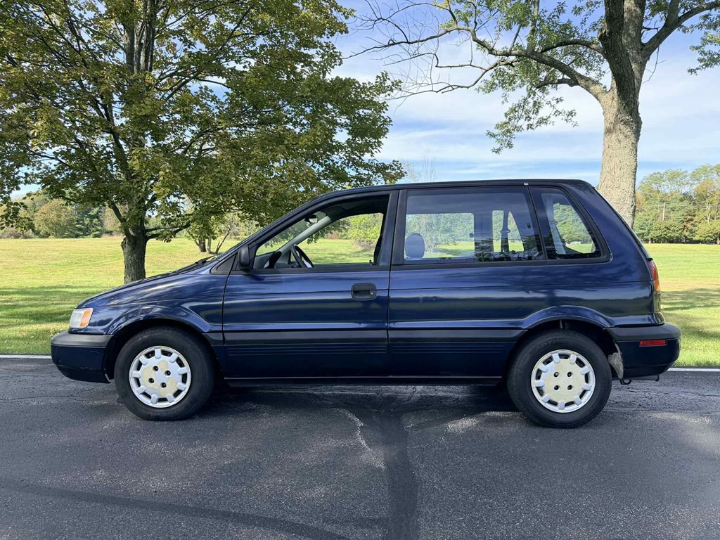 1994 Plymouth Colt Image 4