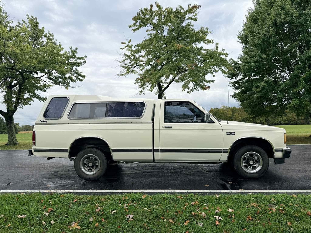 1985 GMC S Truck Image 1