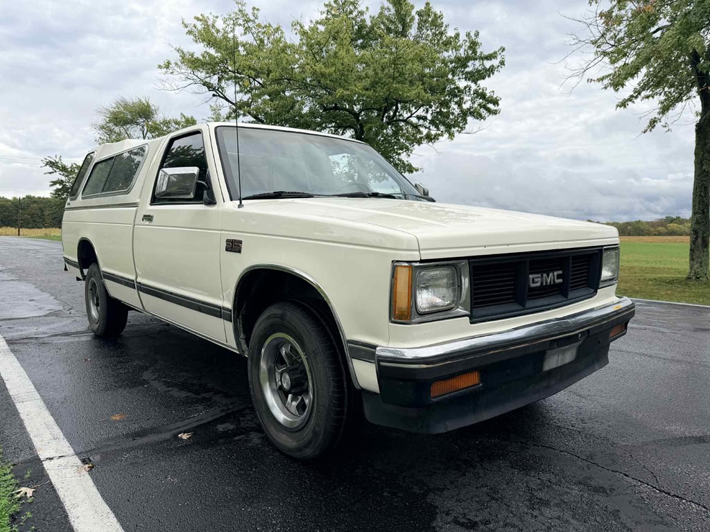 1985 GMC S Truck Image 2