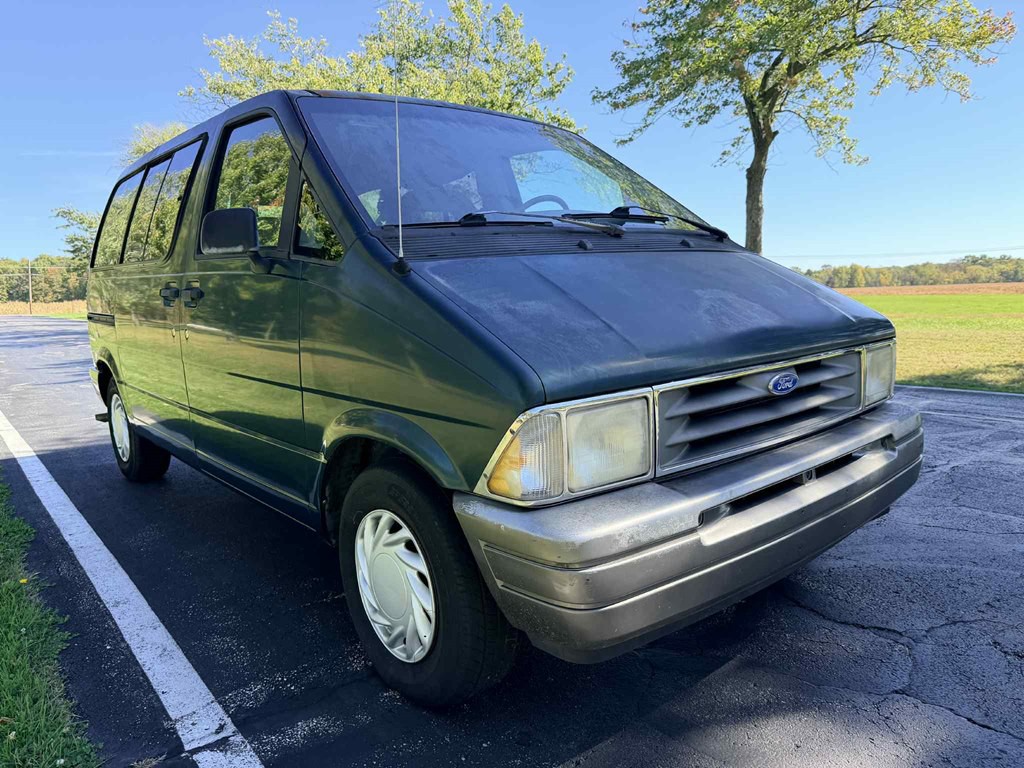 1995 Ford Aerostar Image 2
