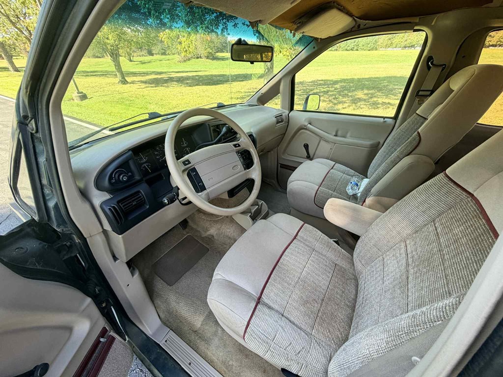 1995 Ford Aerostar Image 9