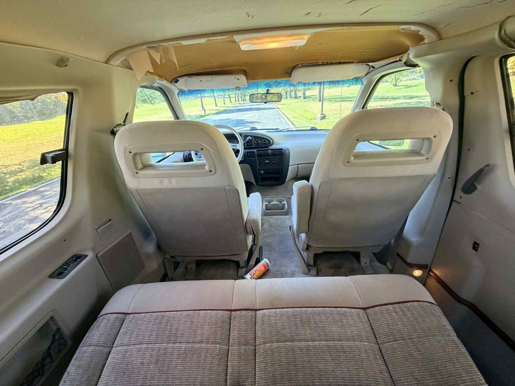 1995 Ford Aerostar Image 10