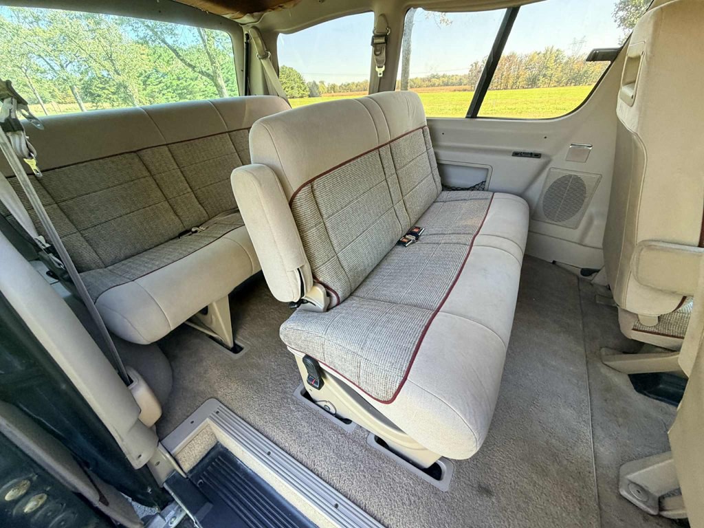 1995 Ford Aerostar Image 13