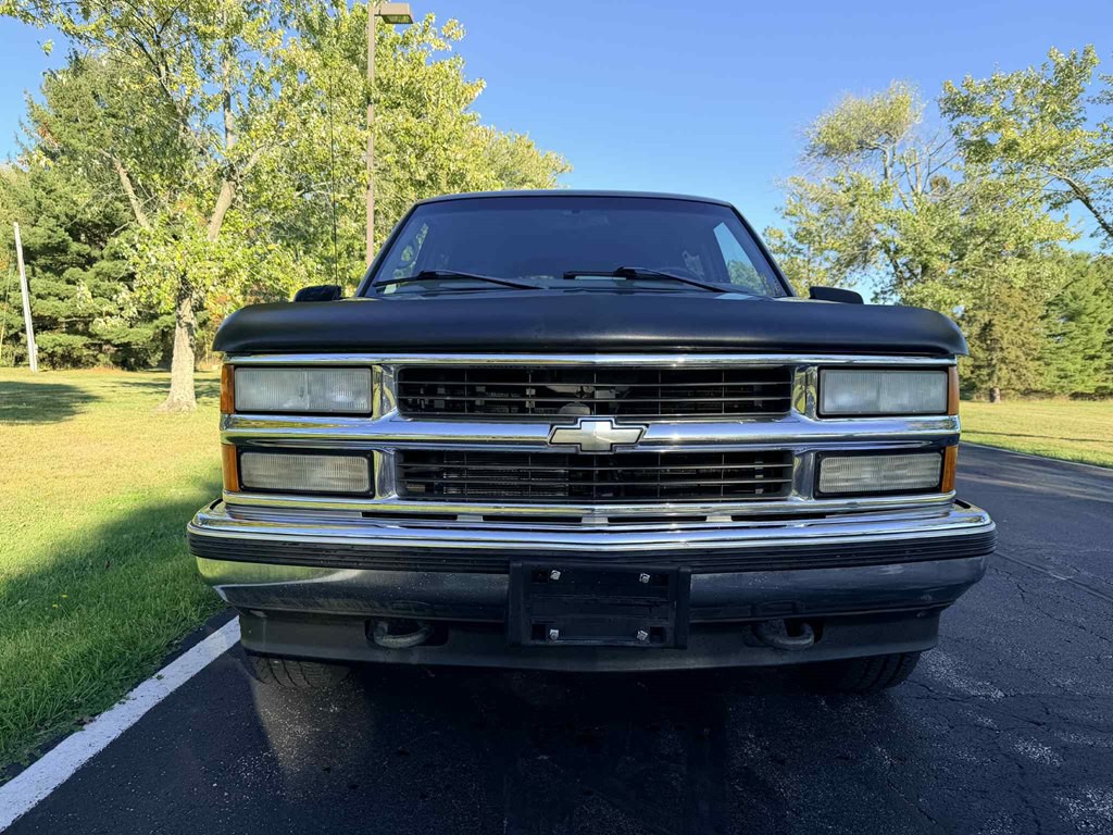 1999 Chevrolet Tahoe Image 3