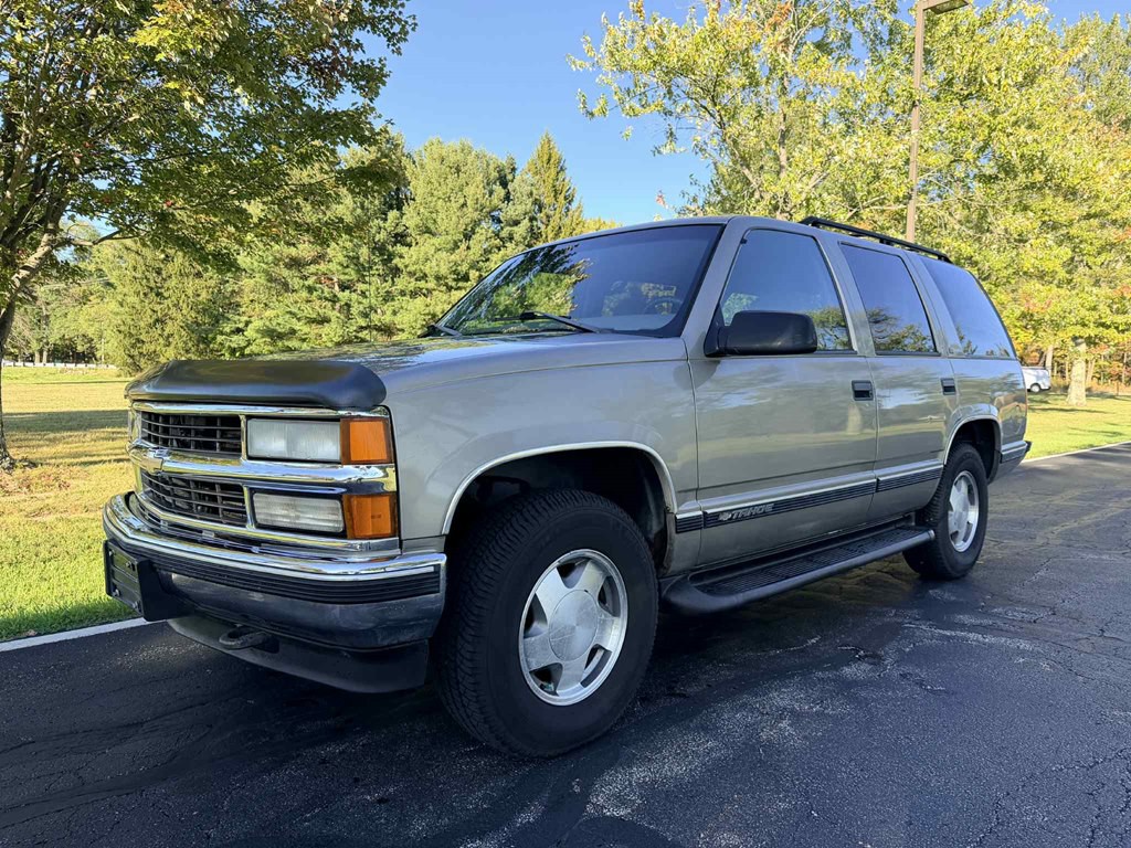 1999 Chevrolet Tahoe Image 4