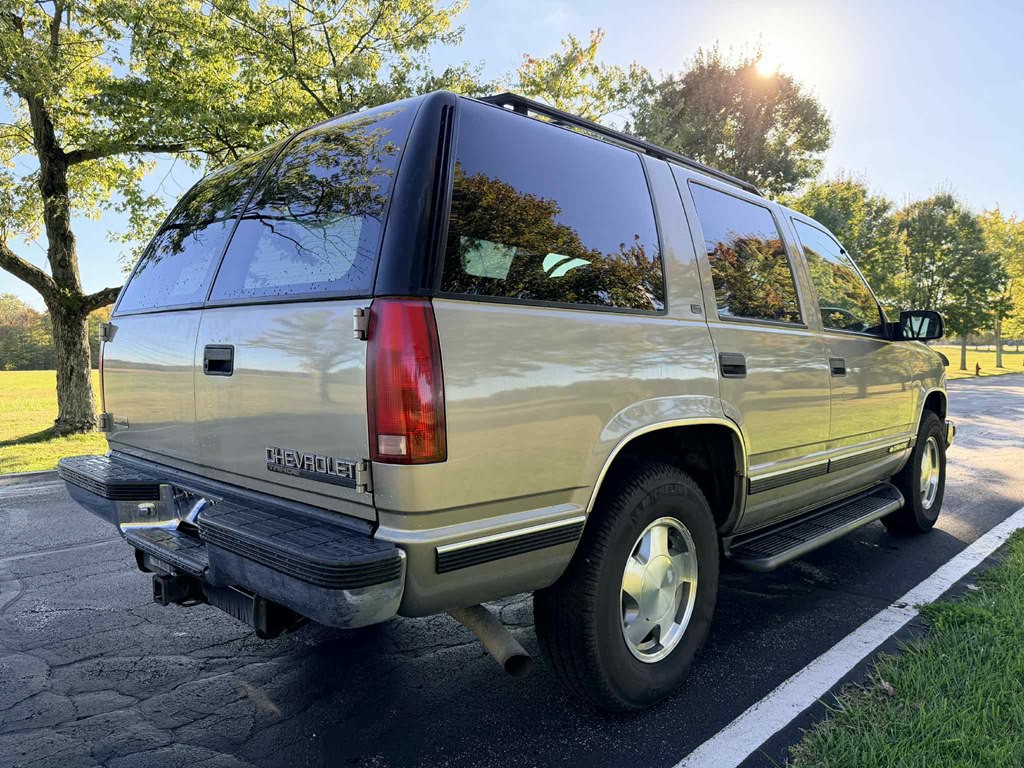 1999 Chevrolet Tahoe Image 8