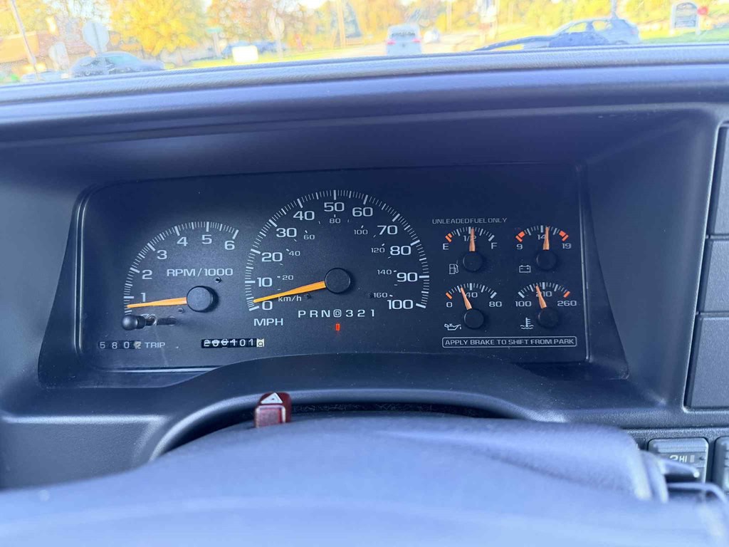 1999 Chevrolet Tahoe Image 13