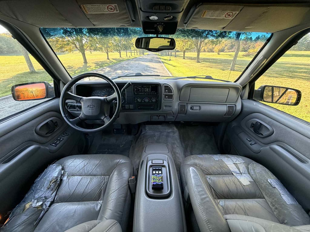 1999 Chevrolet Tahoe Image 16