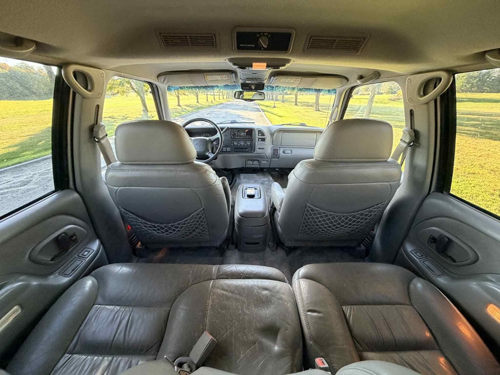 1999 Chevrolet Tahoe Image 17