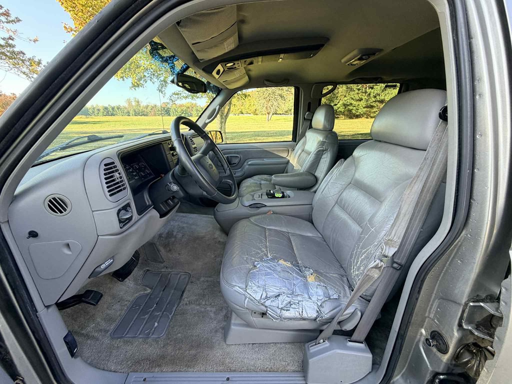 1999 Chevrolet Tahoe Image 20