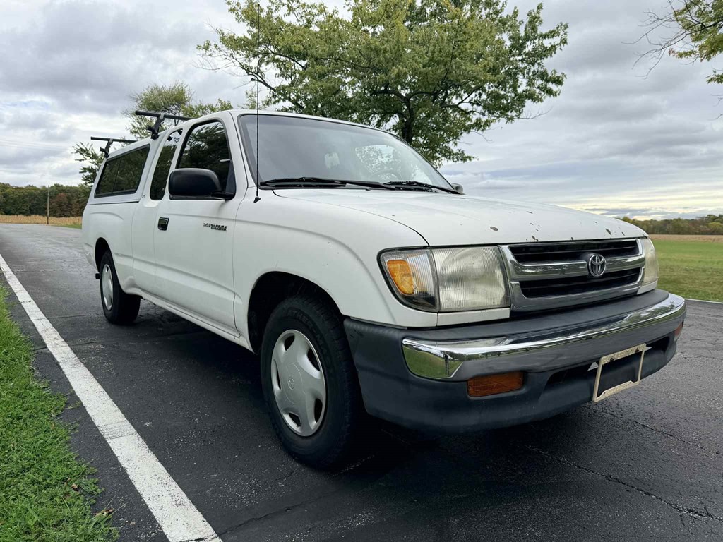 1999 Toyota Tacoma Image 2