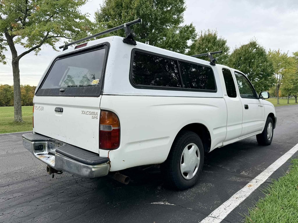 1999 Toyota Tacoma Image 8