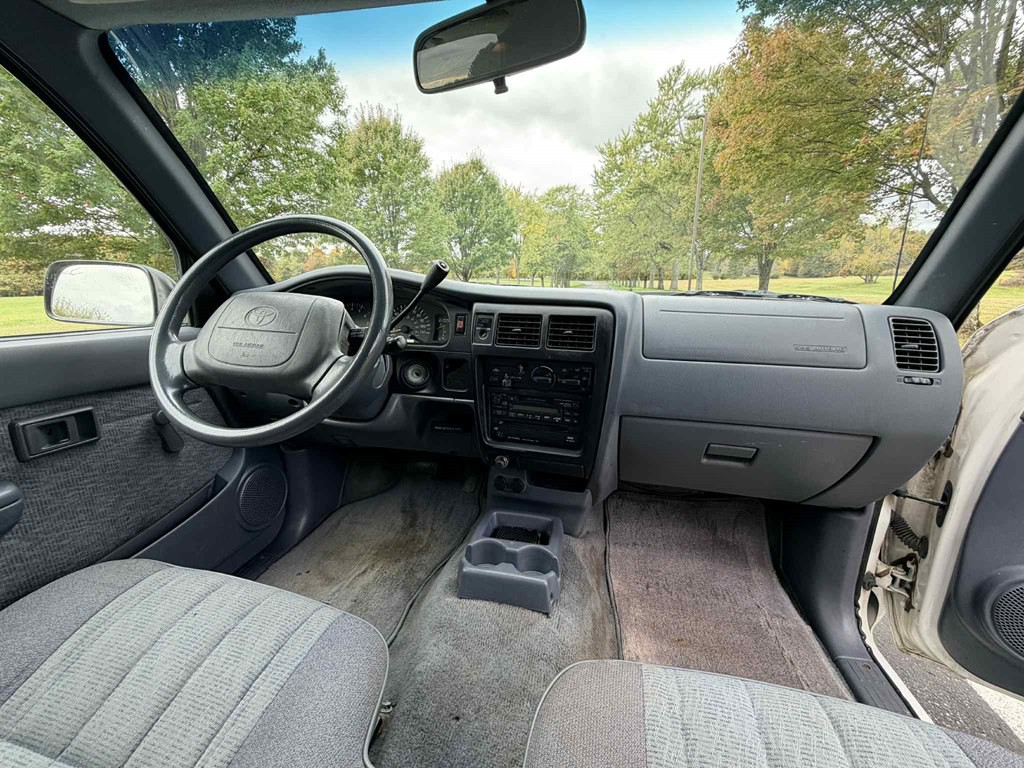 1999 Toyota Tacoma Image 9