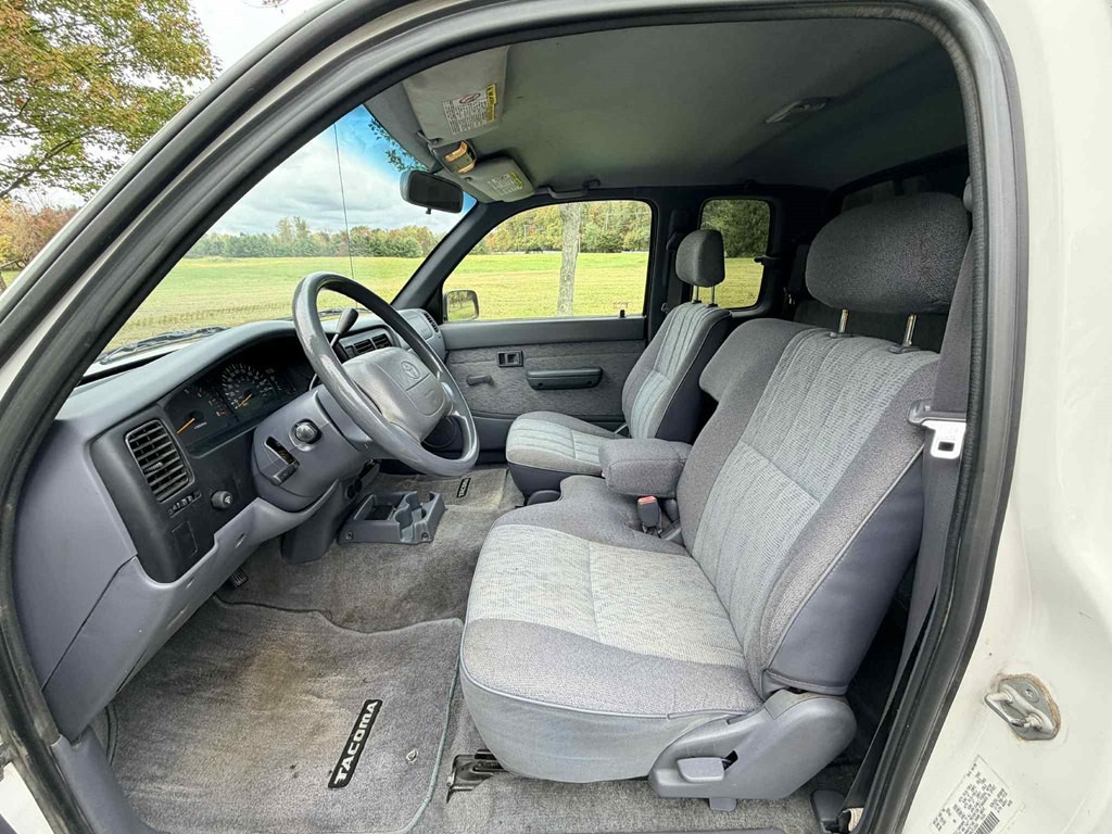 1999 Toyota Tacoma Image 10
